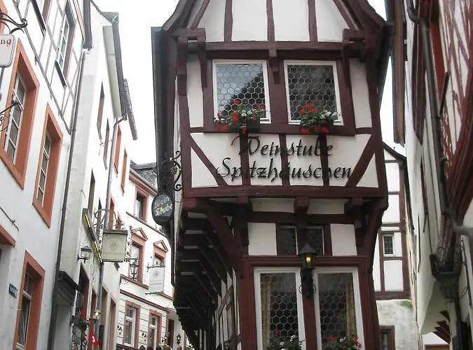 Hotel-restaurant Kastel ホテル 3*